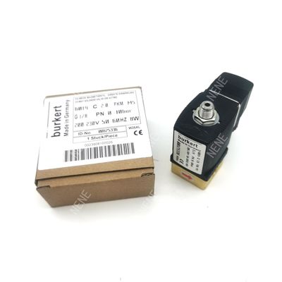 00125301 الصمام الكهربائي Burkert 6013 نوع التصرف المباشر G1 / 4 بوصة 2 / 2 مغلقة عادة 3.0 فتحة التدفق FKM مغلقة الصمام النحاسي جسم 24VDC 8W 0 ~ 6bar