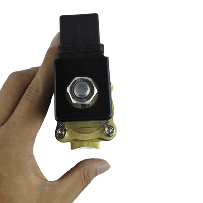 صمام مادة الختم NBR مع لفائف مربعة تعمل عند التيار الكهربائي DC12V مثالية للمعدات الهوائية وأنظمة التحكم السائل الآلي