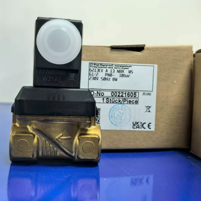AC220V 8W Burkert الأصلي 00221605 6213 NC الصمام الكهربائي ، G1/2 منفذ 13 فتحة NBR الغسيل ، غطاء النحاس يعمل عند -10 °C إلى 80 °C 0-10bar