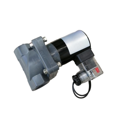 مادة جسم UPVC الصمام الكهربائي المضغوط FF1U50B50 مناسبة لوسائط العمل الكيميائية فتحة التشغيل حجم 50mm