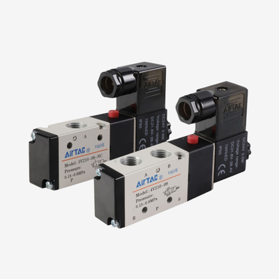 صمام الملف اللولبي الهوائي Airtac 4V110-M5 ذو 5/2 اتجاهات بتوجيه داخلي ومنفذ بخيط M5 وحماية IP65 وضغط تشغيل 0.15-0.8 ميجا باسكال وضغط إثبات 1.2 ميجا باسكال ولا يحتاج إلى تزييت